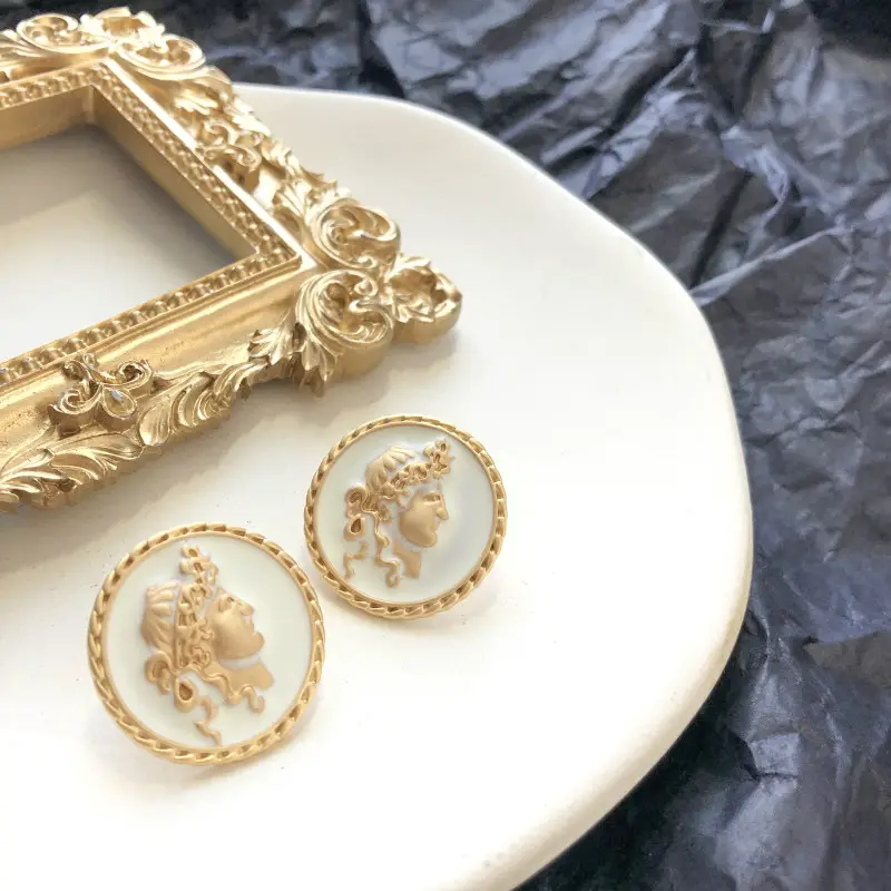 Round Greek Mythology Stud Earrings_1