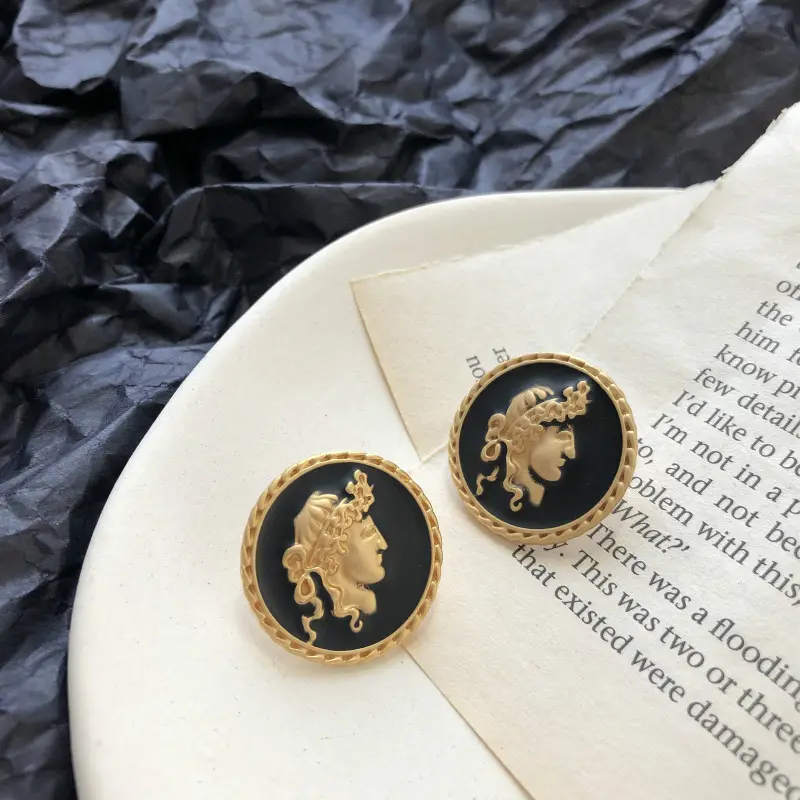 Round Greek Mythology Stud Earrings_4