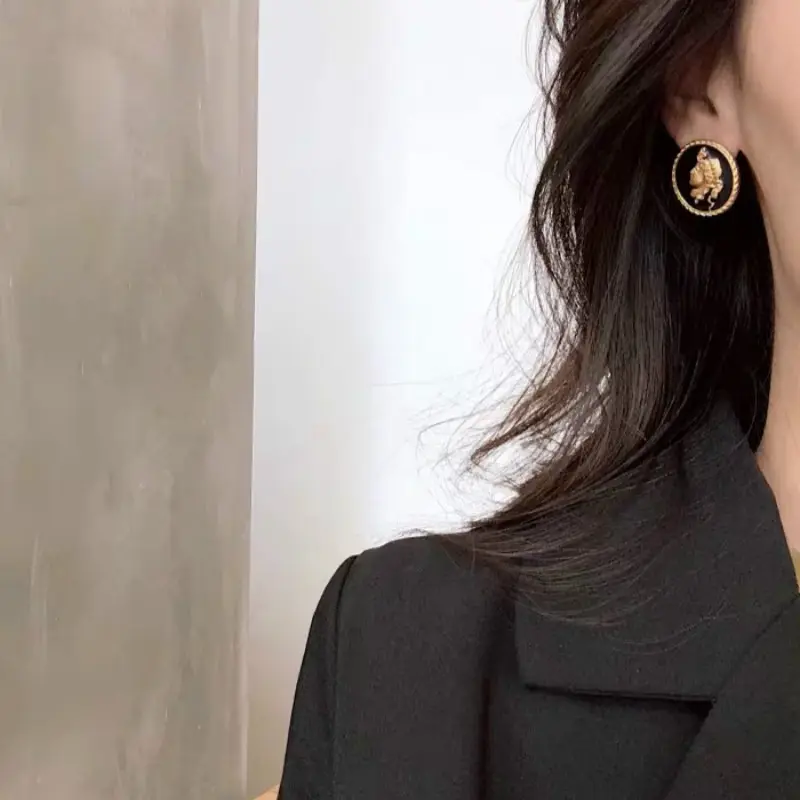 Round Greek Mythology Stud Earrings_5