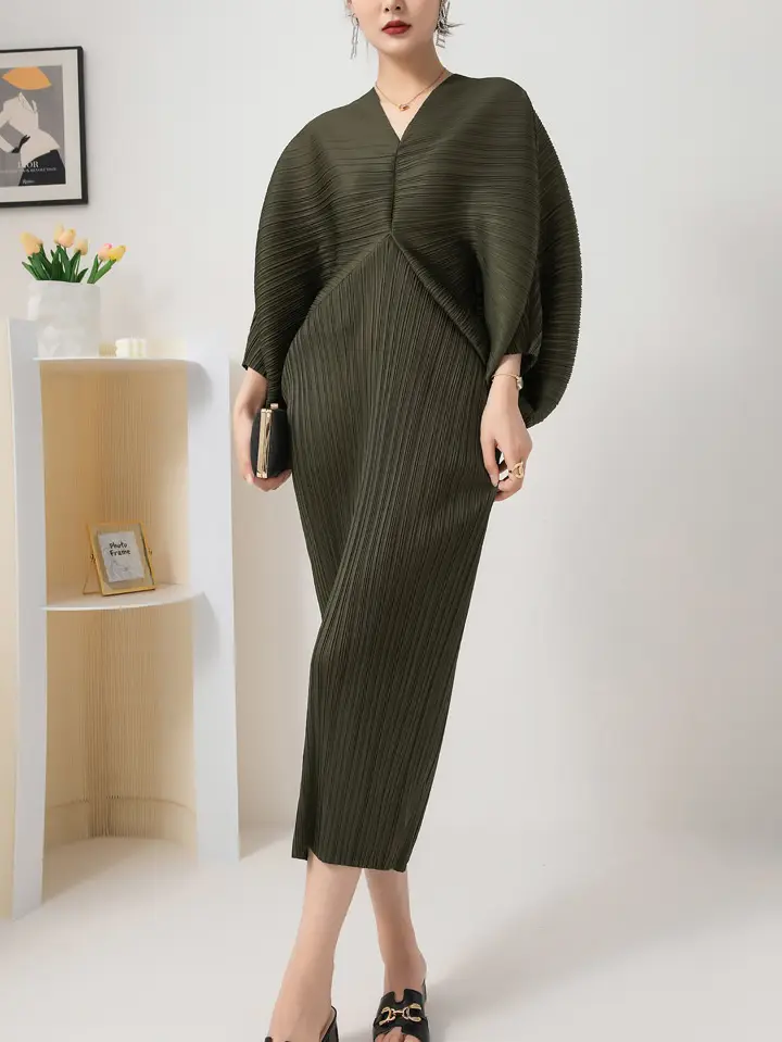 Batwing Sleeve V-neck Dress_9