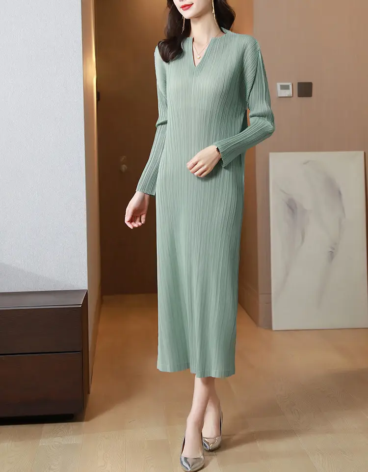 Pleated Long Sleeve Slim Fit Midi Dress_2