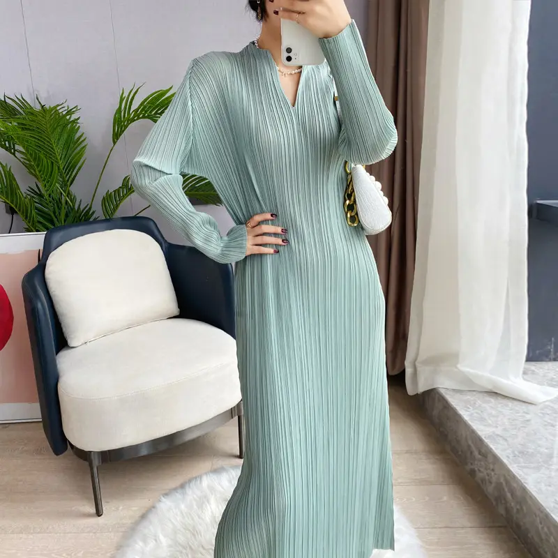 Pleated Long Sleeve Slim Fit Midi Dress_6