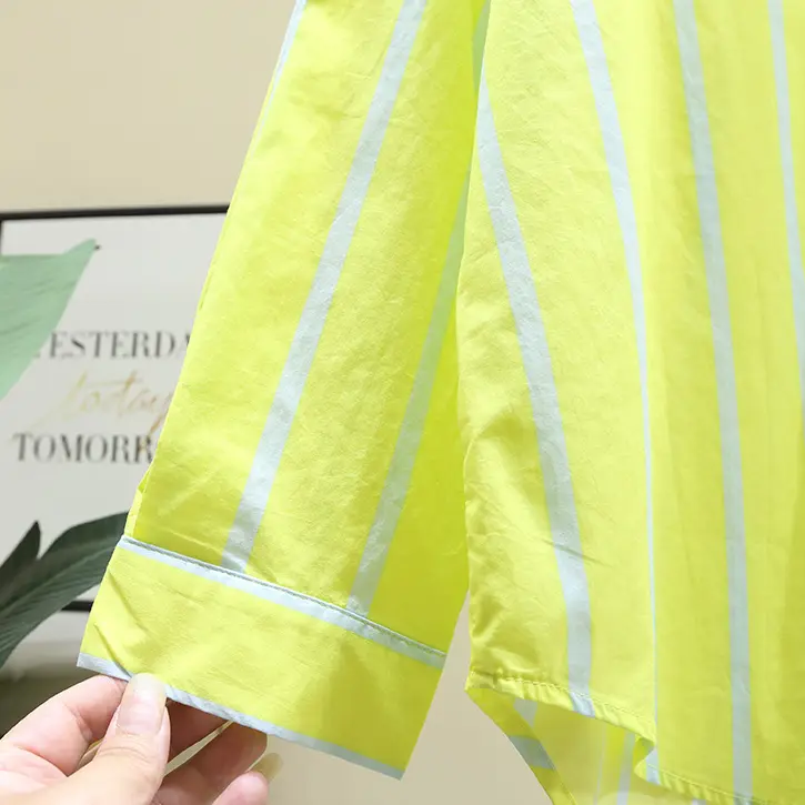 Vertical striped Button-Down Blouse_9