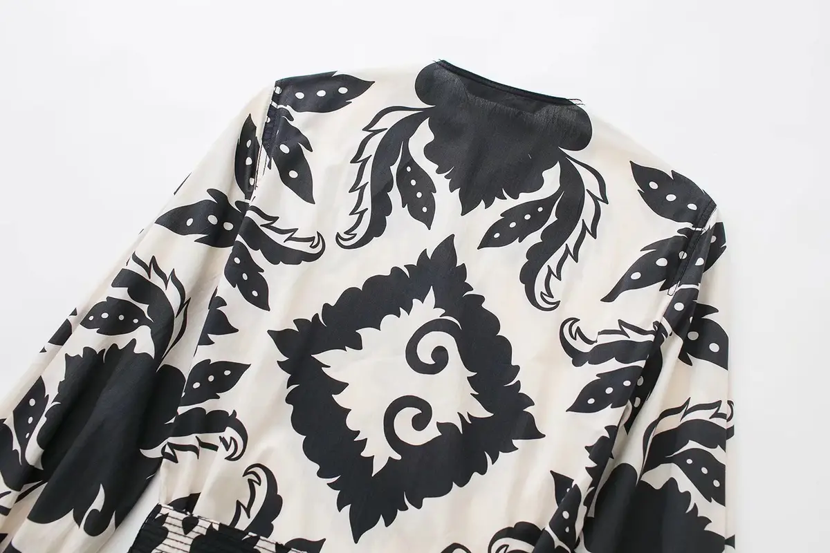 V-neck Paisley Front Tie Dress_9
