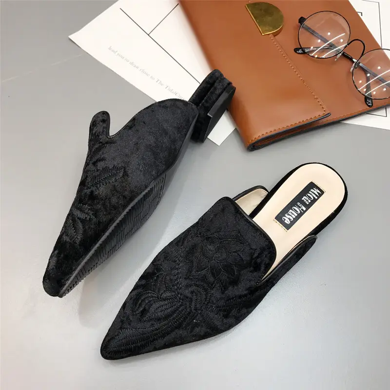 Embroidered Slip On Flat Shoes_3