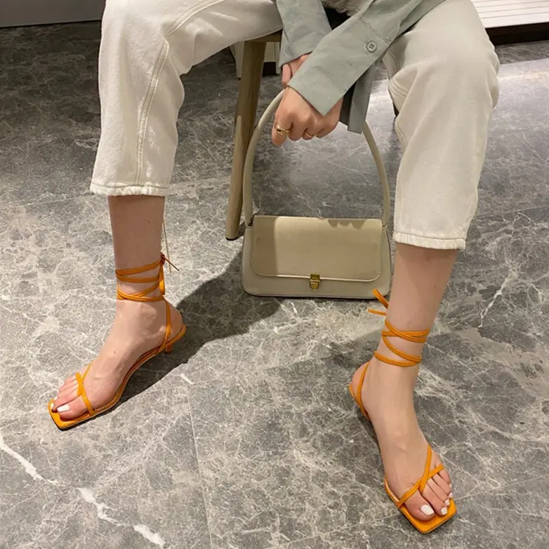 Strappy Sandals with Low Heels_10
