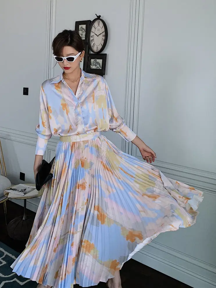 Flower Blossom Silky Blouse and Pleated Skirt Set_4